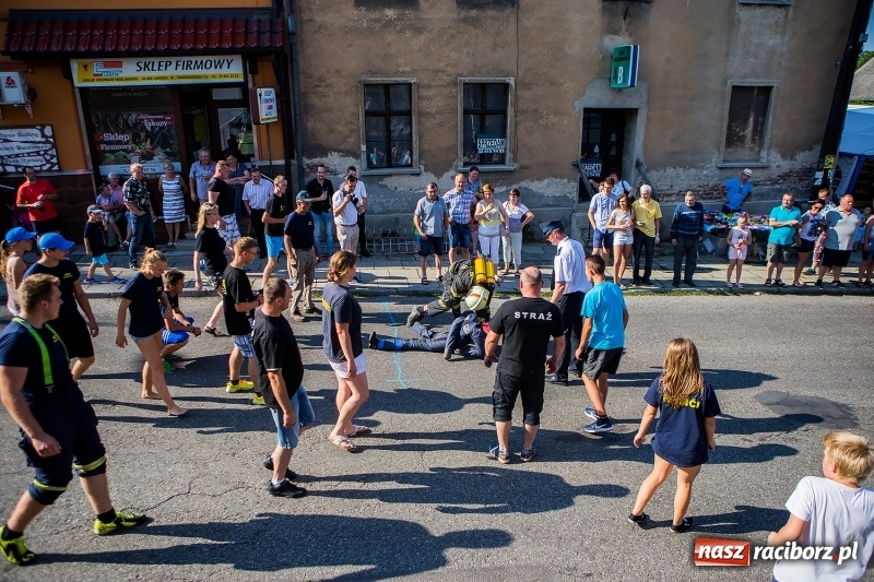Zdjęcie w galerii na portalu naszraciborz.pl: Żelazny jak strażak w Krzanowicach. Patryk Wyglenda z pucharem prezesa OSP Krzanowice wiadomości z regionu