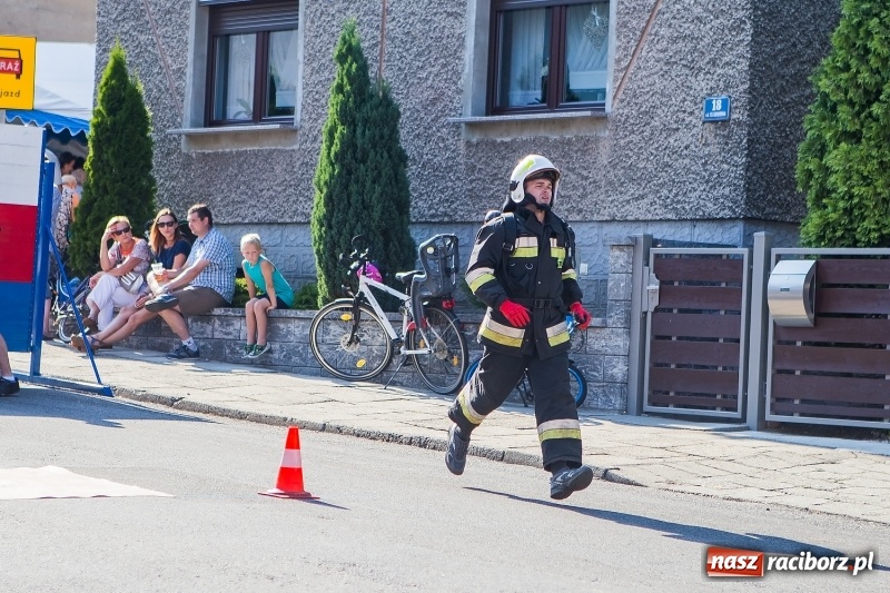 Zdjęcie w galerii na portalu naszraciborz.pl: Żelazny jak strażak w Krzanowicach. Patryk Wyglenda z pucharem prezesa OSP Krzanowice wiadomości z regionu