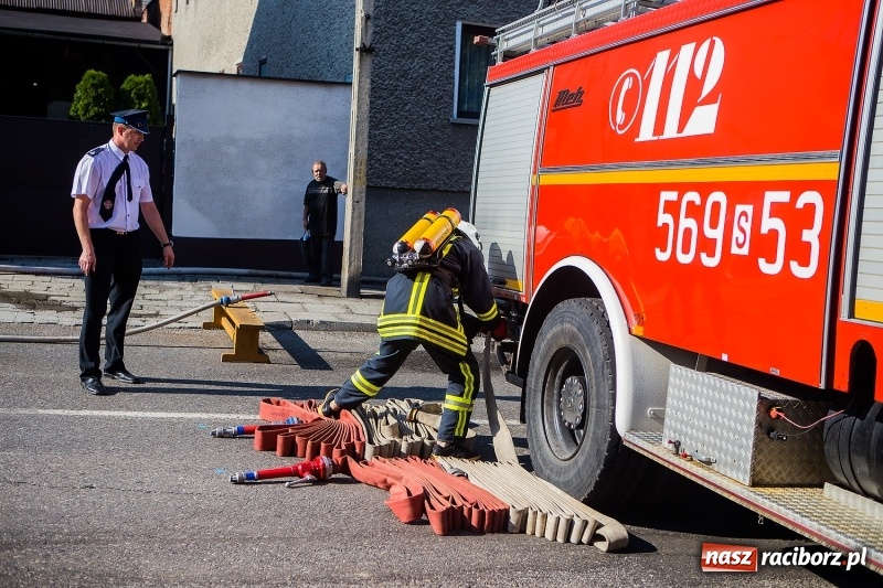 Zdjęcie w galerii na portalu naszraciborz.pl: Żelazny jak strażak w Krzanowicach. Patryk Wyglenda z pucharem prezesa OSP Krzanowice wiadomości z regionu