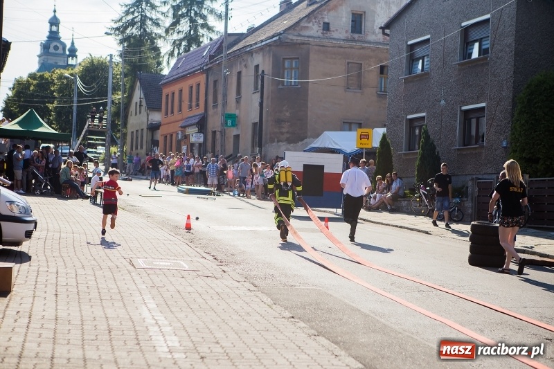 Zdjęcie w galerii na portalu naszraciborz.pl: Żelazny jak strażak w Krzanowicach. Patryk Wyglenda z pucharem prezesa OSP Krzanowice wiadomości z regionu