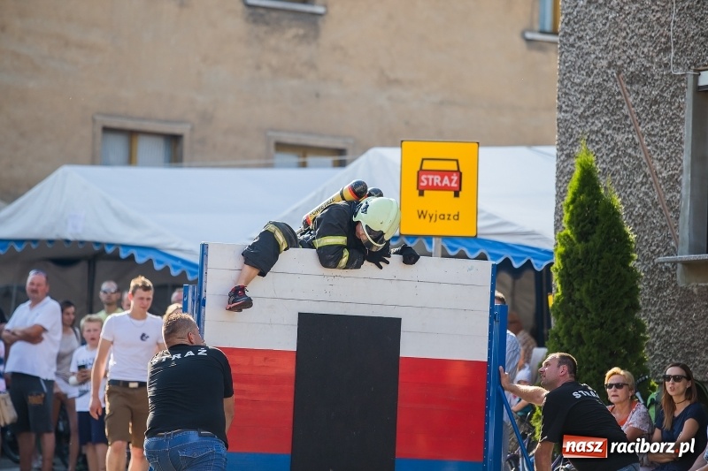 Zdjęcie w galerii na portalu naszraciborz.pl: Żelazny jak strażak w Krzanowicach. Patryk Wyglenda z pucharem prezesa OSP Krzanowice wiadomości z regionu