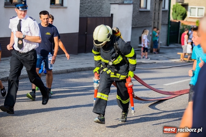 Zdjęcie w galerii na portalu naszraciborz.pl: Żelazny jak strażak w Krzanowicach. Patryk Wyglenda z pucharem prezesa OSP Krzanowice wiadomości z regionu