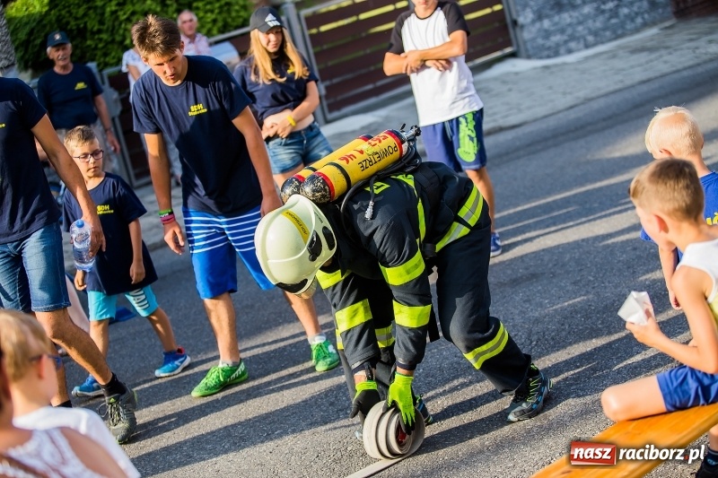Zdjęcie w galerii na portalu naszraciborz.pl: Żelazny jak strażak w Krzanowicach. Patryk Wyglenda z pucharem prezesa OSP Krzanowice wiadomości z regionu