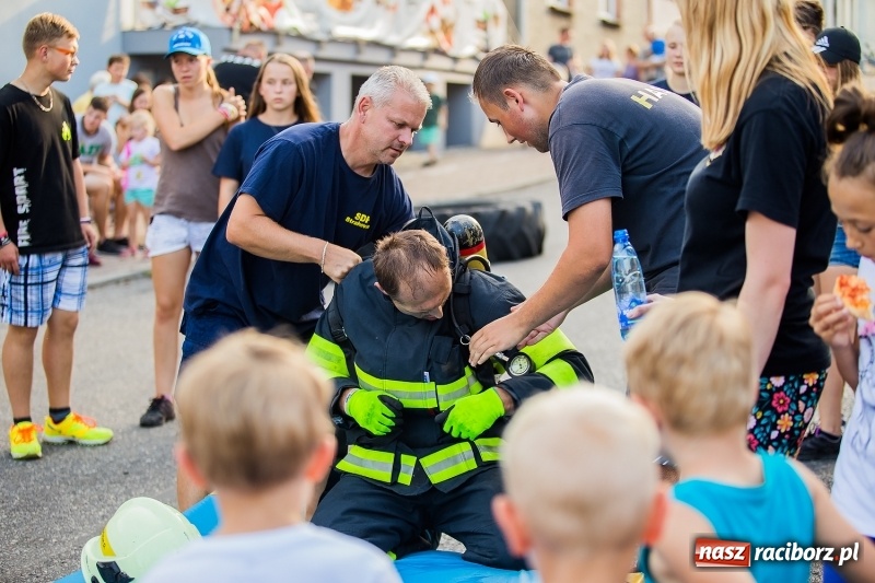 Zdjęcie w galerii na portalu naszraciborz.pl: Żelazny jak strażak w Krzanowicach. Patryk Wyglenda z pucharem prezesa OSP Krzanowice wiadomości z regionu