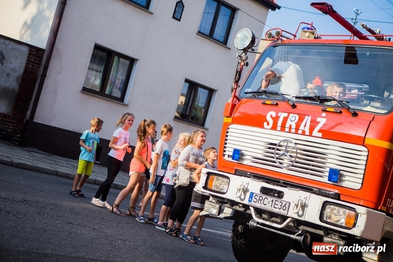 Zdjęcie w galerii na portalu naszraciborz.pl: Żelazny jak strażak w Krzanowicach. Patryk Wyglenda z pucharem prezesa OSP Krzanowice wiadomości z regionu
