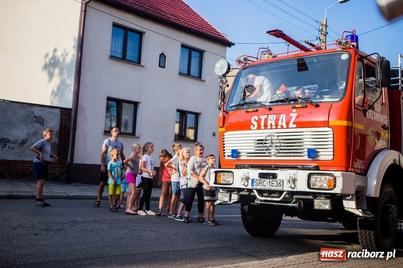 Zdjęcie w galerii na portalu naszraciborz.pl: Żelazny jak strażak w Krzanowicach. Patryk Wyglenda z pucharem prezesa OSP Krzanowice wiadomości z regionu