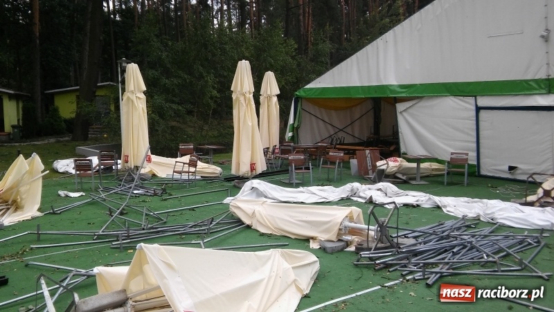 Zdjęcie w galerii na portalu naszraciborz.pl: Zniszczenia w Aquabraxie były ogromne. Ośrodek działa już normalnie FOTORELACJA wiadomości z regionu