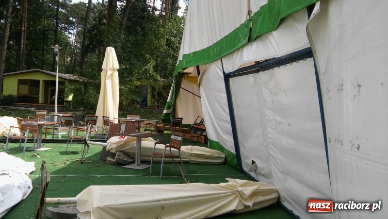 Zdjęcie w galerii na portalu naszraciborz.pl: Zniszczenia w Aquabraxie były ogromne. Ośrodek działa już normalnie FOTORELACJA wiadomości z regionu