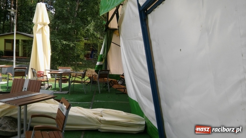 Zdjęcie w galerii na portalu naszraciborz.pl: Zniszczenia w Aquabraxie były ogromne. Ośrodek działa już normalnie FOTORELACJA wiadomości z regionu