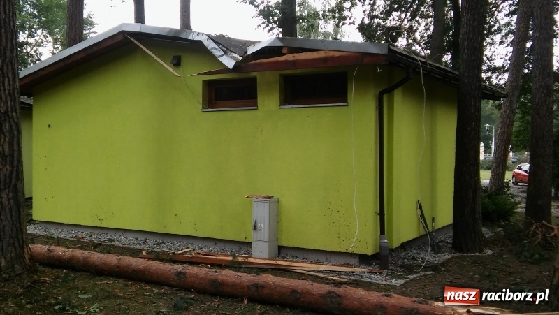 Zdjęcie w galerii na portalu naszraciborz.pl: Zniszczenia w Aquabraxie były ogromne. Ośrodek działa już normalnie FOTORELACJA wiadomości z regionu