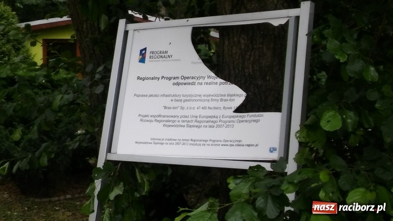 Zdjęcie w galerii na portalu naszraciborz.pl: Zniszczenia w Aquabraxie były ogromne. Ośrodek działa już normalnie FOTORELACJA wiadomości z regionu