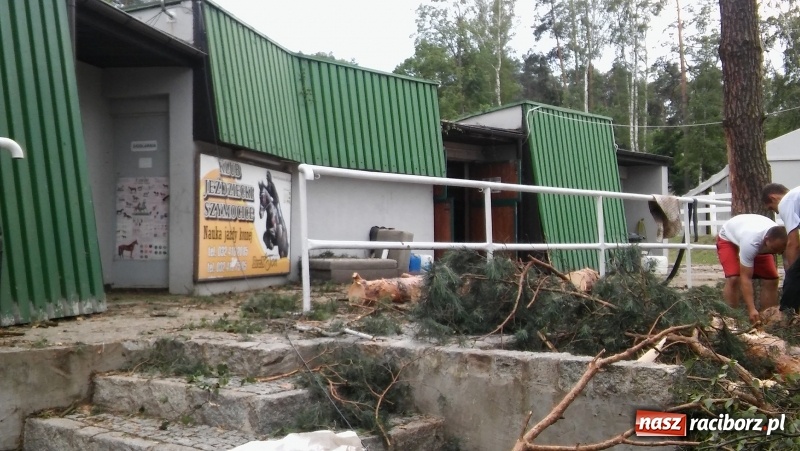 Zdjęcie w galerii na portalu naszraciborz.pl: Zniszczenia w Aquabraxie były ogromne. Ośrodek działa już normalnie FOTORELACJA wiadomości z regionu