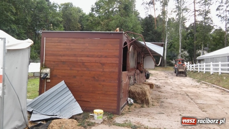 Zdjęcie w galerii na portalu naszraciborz.pl: Zniszczenia w Aquabraxie były ogromne. Ośrodek działa już normalnie FOTORELACJA wiadomości z regionu