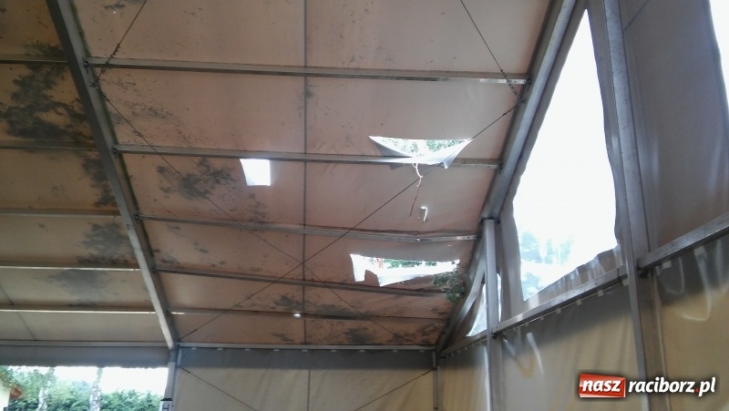 Zdjęcie w galerii na portalu naszraciborz.pl: Zniszczenia w Aquabraxie były ogromne. Ośrodek działa już normalnie FOTORELACJA wiadomości z regionu