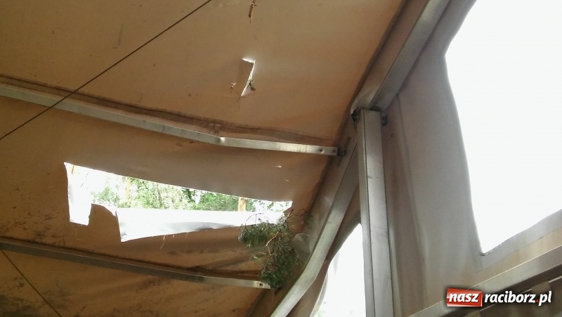 Zdjęcie w galerii na portalu naszraciborz.pl: Zniszczenia w Aquabraxie były ogromne. Ośrodek działa już normalnie FOTORELACJA wiadomości z regionu