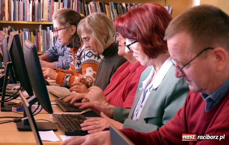 Zdjęcie w galerii na portalu naszraciborz.pl: Miejsca przyjazne seniorom - raciborska biblioteka bierze udział w plebiscycie  wiadomości z regionu