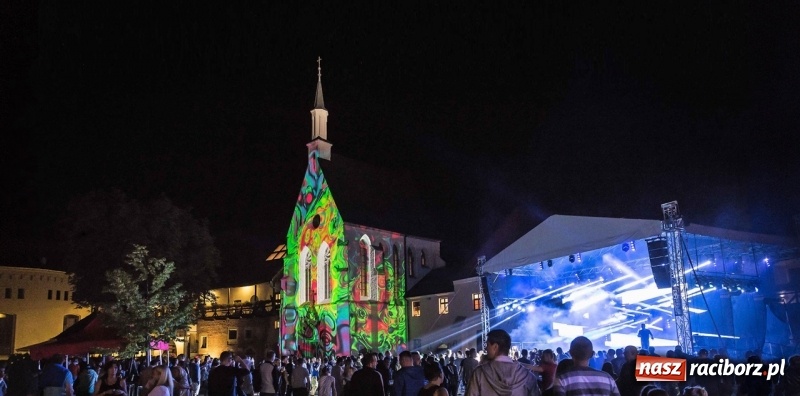 Zdjęcie w galerii na portalu naszraciborz.pl: W hotelach wszystko zabukowane. Organizatorzy INTRO Festivalu szukają wolnych miejsc noclegowych  wiadomości z regionu