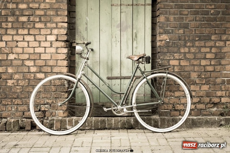 Zdjęcie w galerii na portalu naszraciborz.pl: Rowerem przez raciborski PRL... Magiczne zdjęcia znanych i nieznanych zakątków miasta wiadomości z regionu
