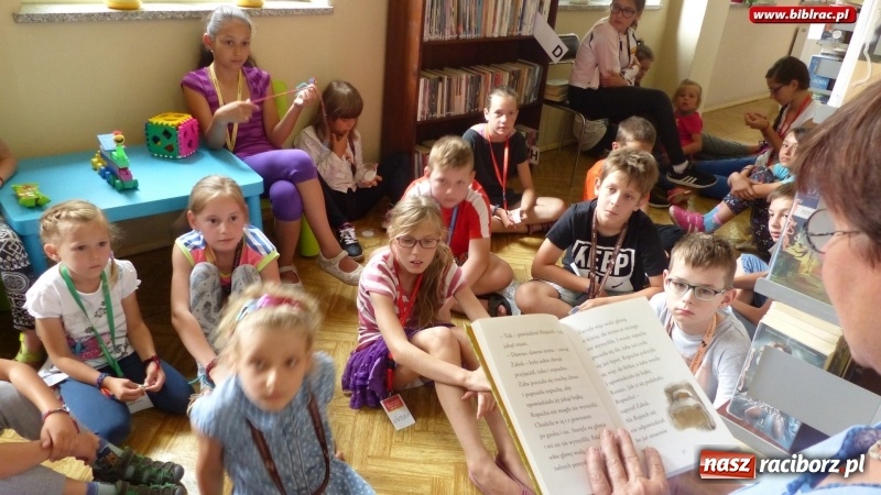 Zdjęcie w galerii na portalu naszraciborz.pl: Lato z biblioteką - w książnicy obchodzono Dzień Przyjaciela wiadomości z regionu