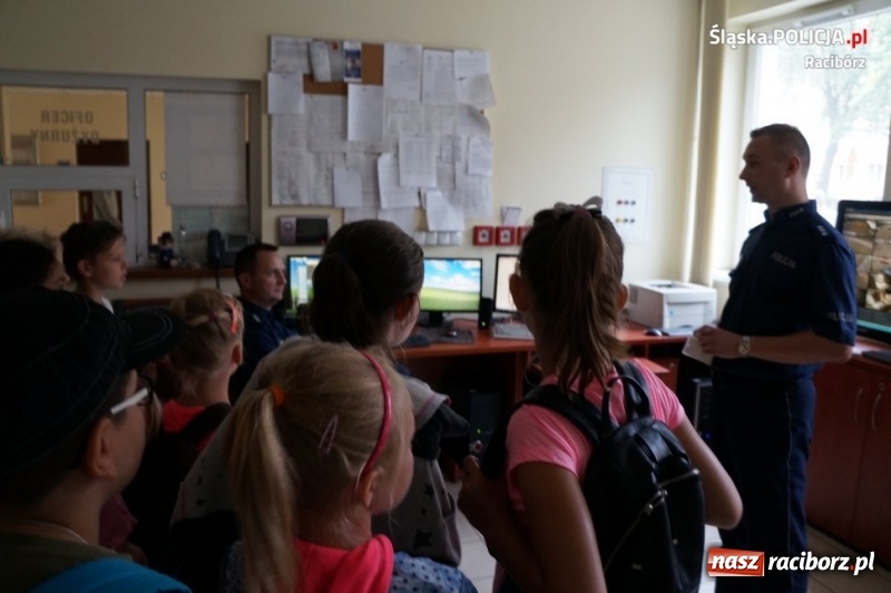 Zdjęcie w galerii na portalu naszraciborz.pl: Podczas półkolonii zobaczyli, jak pracują raciborscy policjanci  wiadomości z regionu