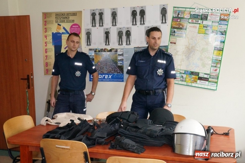 Zdjęcie w galerii na portalu naszraciborz.pl: Podczas półkolonii zobaczyli, jak pracują raciborscy policjanci  wiadomości z regionu