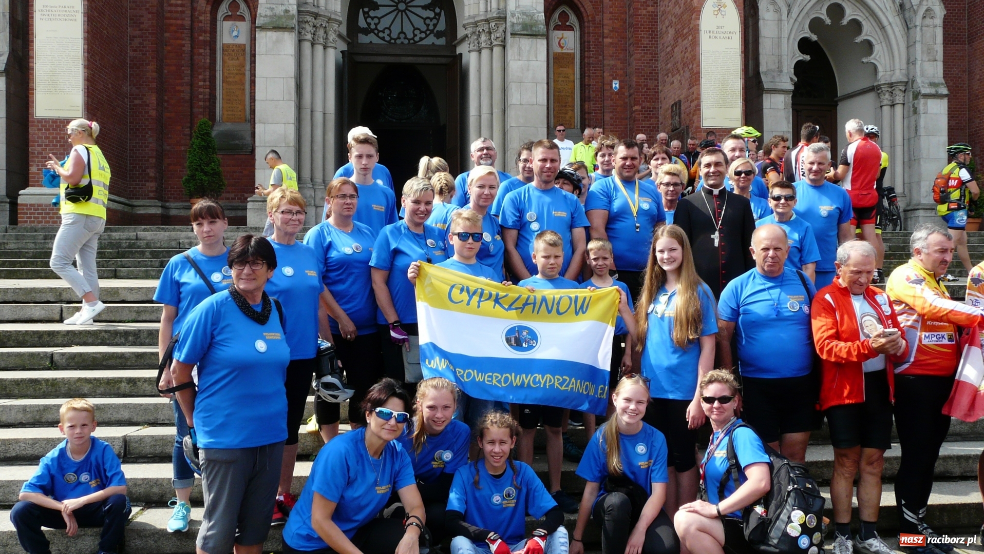 Zdjęcie w galerii na portalu naszraciborz.pl: Rowerzyści z Cyprzanowa wzięli udział w pielgrzymce na Jasną Górę wiadomości z regionu