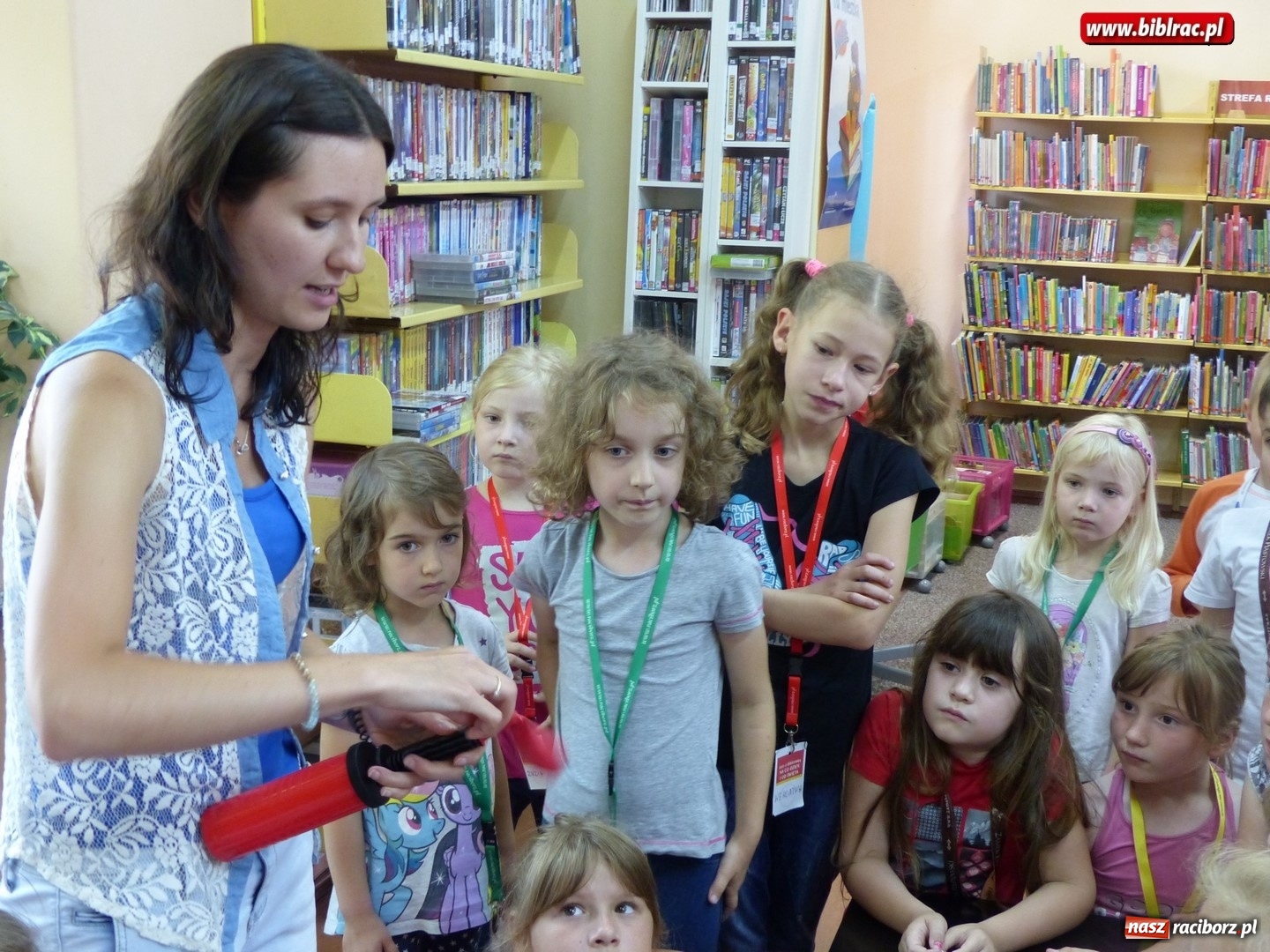 Zdjęcie w galerii na portalu naszraciborz.pl: Dzień Piegów, czyli kolejne nietypowe święto Lata z biblioteką wiadomości z regionu