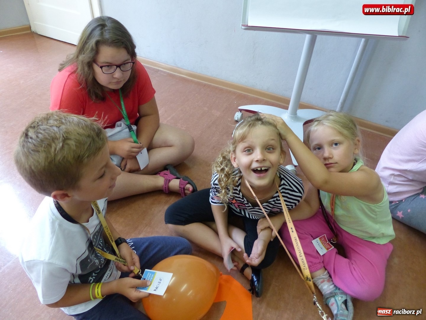 Zdjęcie w galerii na portalu naszraciborz.pl: Dzień Piegów, czyli kolejne nietypowe święto Lata z biblioteką wiadomości z regionu