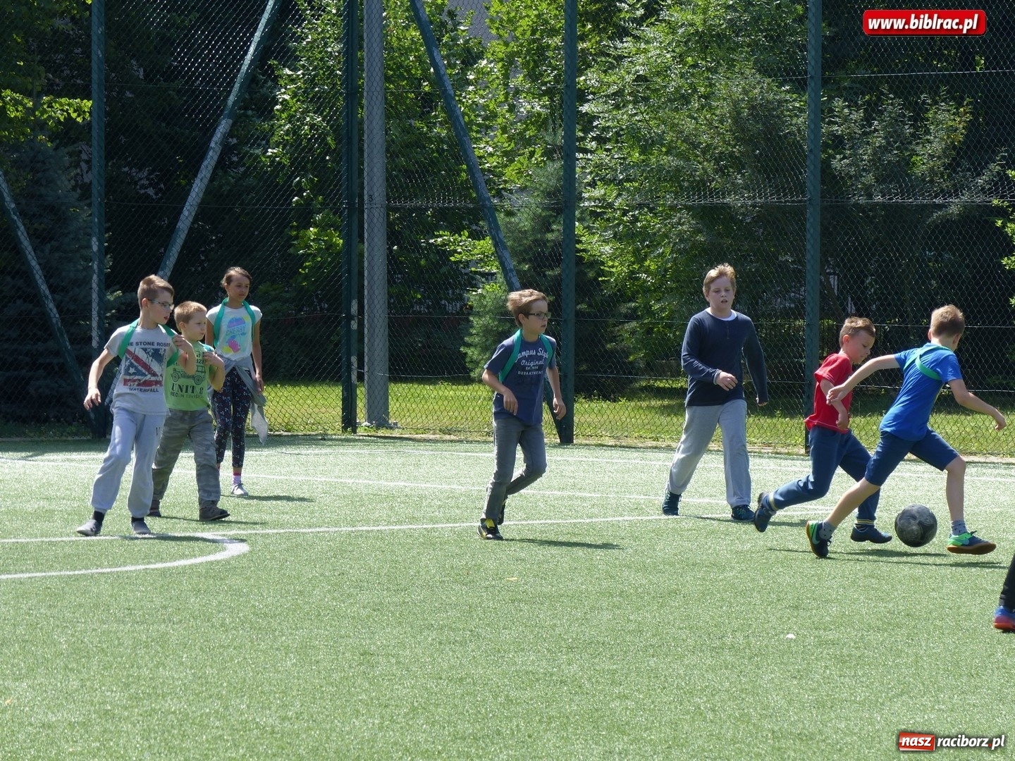 Zdjęcie w galerii na portalu naszraciborz.pl: Dzień Piegów, czyli kolejne nietypowe święto Lata z biblioteką wiadomości z regionu