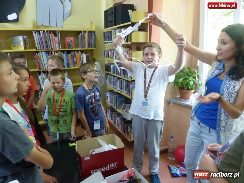 Zdjęcie w galerii na portalu naszraciborz.pl: Dzień Piegów, czyli kolejne nietypowe święto Lata z biblioteką wiadomości z regionu