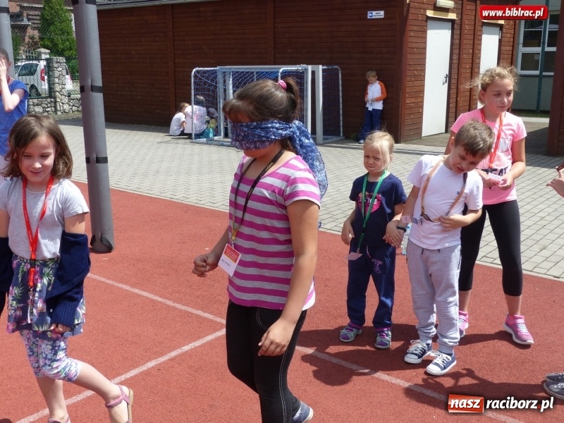 Zdjęcie w galerii na portalu naszraciborz.pl: Dzień Piegów, czyli kolejne nietypowe święto Lata z biblioteką wiadomości z regionu
