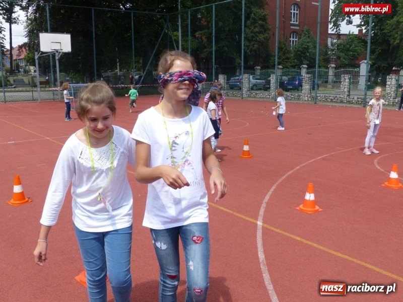 Zdjęcie w galerii na portalu naszraciborz.pl: Dzień Piegów, czyli kolejne nietypowe święto Lata z biblioteką wiadomości z regionu