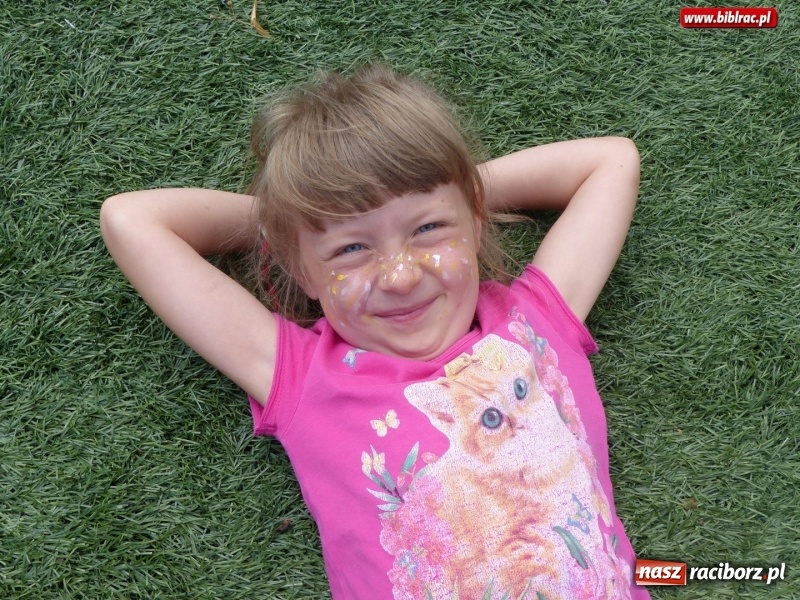 Zdjęcie w galerii na portalu naszraciborz.pl: Dzień Piegów, czyli kolejne nietypowe święto Lata z biblioteką wiadomości z regionu