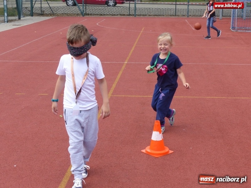 Zdjęcie w galerii na portalu naszraciborz.pl: Dzień Piegów, czyli kolejne nietypowe święto Lata z biblioteką wiadomości z regionu