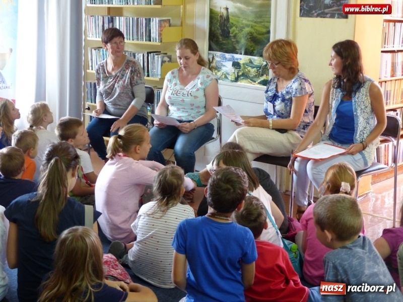 Zdjęcie w galerii na portalu naszraciborz.pl: Dzień Piegów, czyli kolejne nietypowe święto Lata z biblioteką wiadomości z regionu