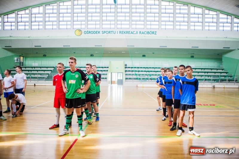 Zdjęcie w galerii na portalu naszraciborz.pl: Wakacyjny turniej halowej piłki nożnej wiadomości z regionu