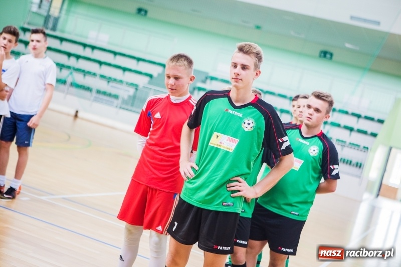 Zdjęcie w galerii na portalu naszraciborz.pl: Wakacyjny turniej halowej piłki nożnej wiadomości z regionu