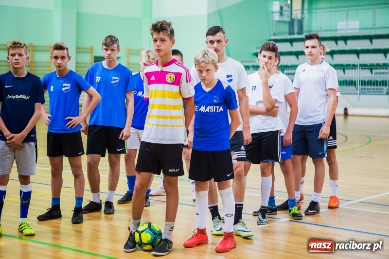 Zdjęcie w galerii na portalu naszraciborz.pl: Wakacyjny turniej halowej piłki nożnej wiadomości z regionu