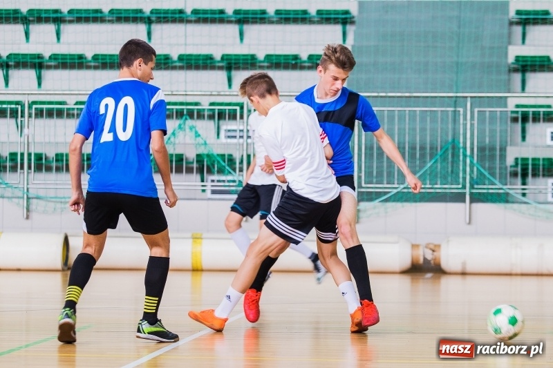 Zdjęcie w galerii na portalu naszraciborz.pl: Wakacyjny turniej halowej piłki nożnej wiadomości z regionu