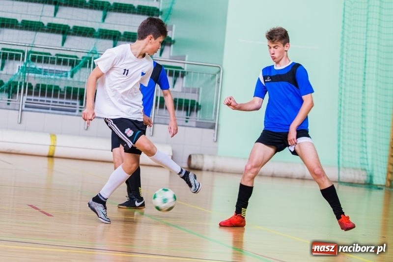 Zdjęcie w galerii na portalu naszraciborz.pl: Wakacyjny turniej halowej piłki nożnej wiadomości z regionu
