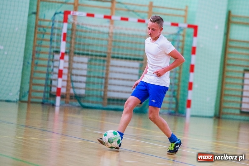 Zdjęcie w galerii na portalu naszraciborz.pl: Wakacyjny turniej halowej piłki nożnej wiadomości z regionu
