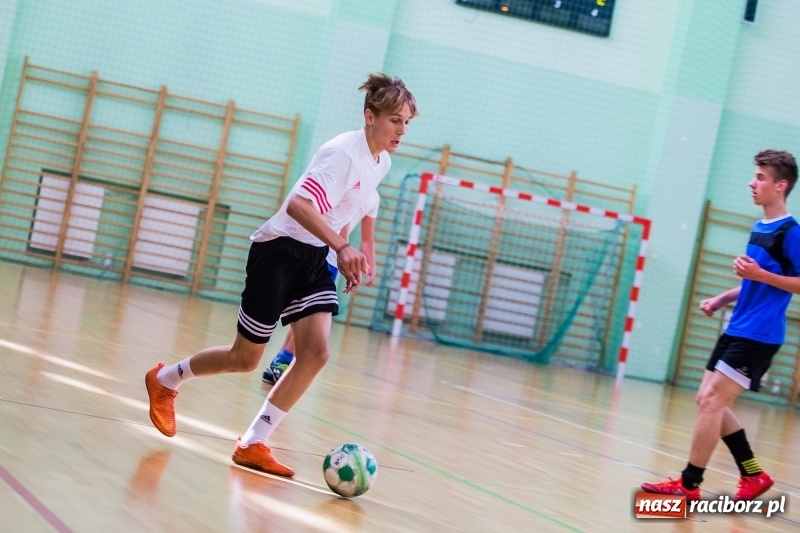 Zdjęcie w galerii na portalu naszraciborz.pl: Wakacyjny turniej halowej piłki nożnej wiadomości z regionu