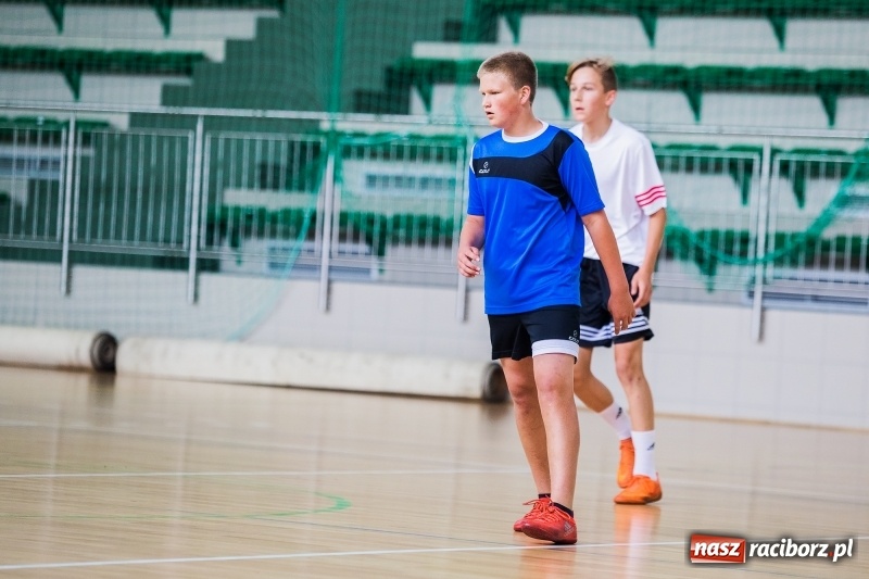 Zdjęcie w galerii na portalu naszraciborz.pl: Wakacyjny turniej halowej piłki nożnej wiadomości z regionu