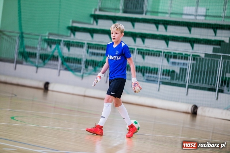 Zdjęcie w galerii na portalu naszraciborz.pl: Wakacyjny turniej halowej piłki nożnej wiadomości z regionu