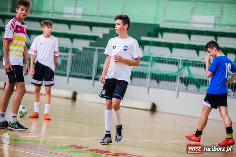 Zdjęcie w galerii na portalu naszraciborz.pl: Wakacyjny turniej halowej piłki nożnej wiadomości z regionu