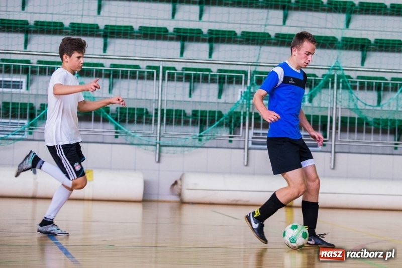 Zdjęcie w galerii na portalu naszraciborz.pl: Wakacyjny turniej halowej piłki nożnej wiadomości z regionu