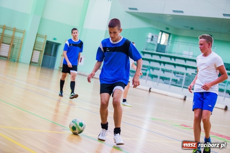 Zdjęcie w galerii na portalu naszraciborz.pl: Wakacyjny turniej halowej piłki nożnej wiadomości z regionu