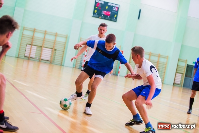 Zdjęcie w galerii na portalu naszraciborz.pl: Wakacyjny turniej halowej piłki nożnej wiadomości z regionu