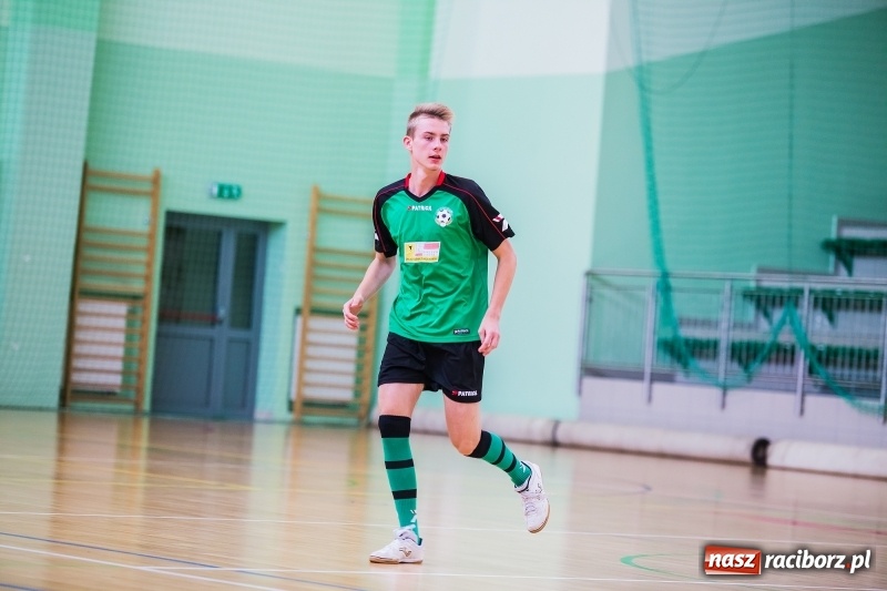 Zdjęcie w galerii na portalu naszraciborz.pl: Wakacyjny turniej halowej piłki nożnej wiadomości z regionu