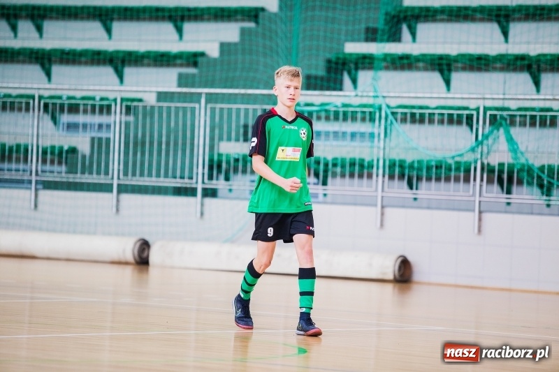 Zdjęcie w galerii na portalu naszraciborz.pl: Wakacyjny turniej halowej piłki nożnej wiadomości z regionu